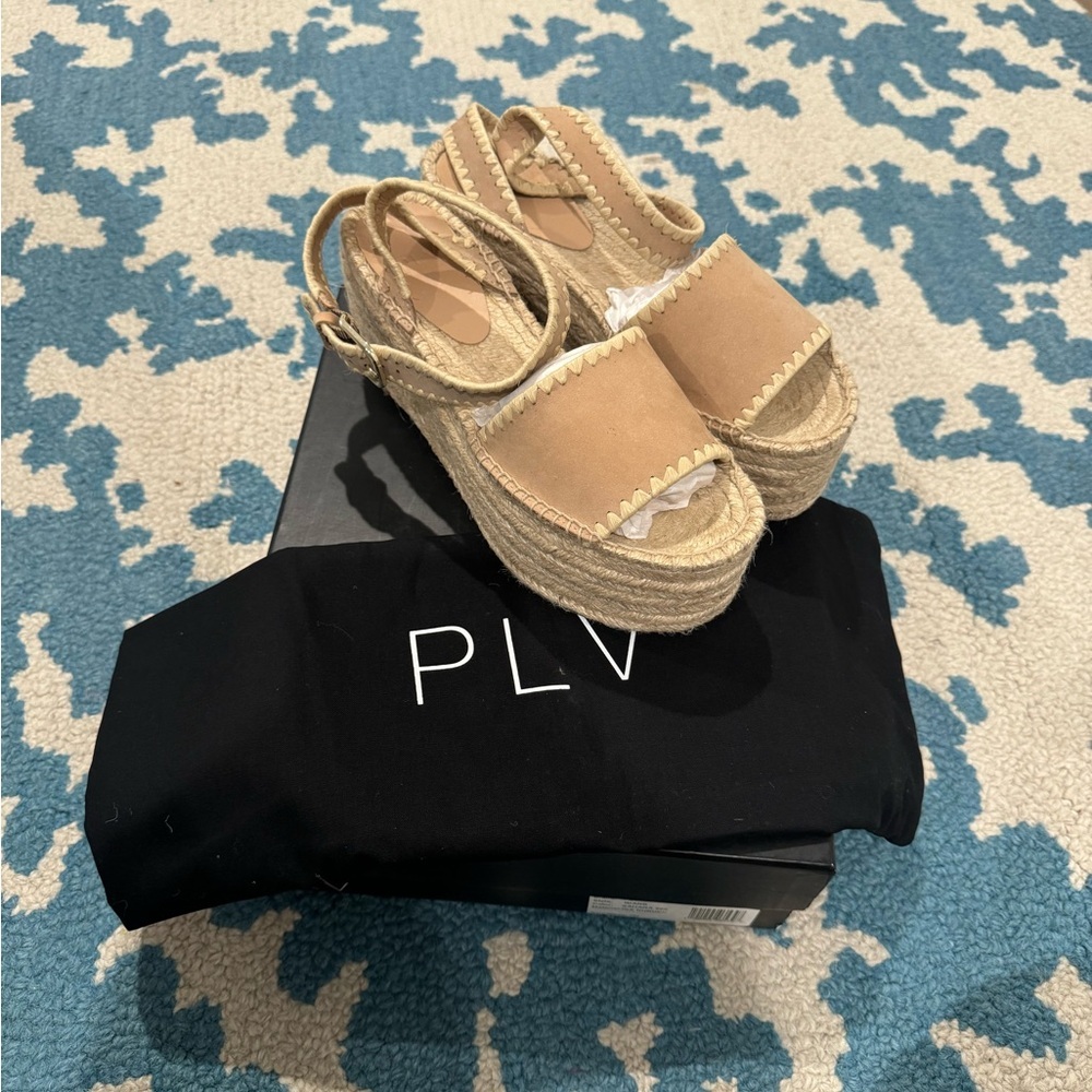 Pour La Victorie Women's Tan Espadrille Wedge Sandals